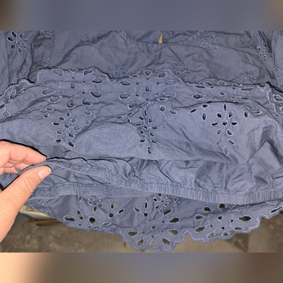 American Eagle AE Cotton Floral Eyelit Embroidered Cropped Top Blue Size M - Picture 9 of 10